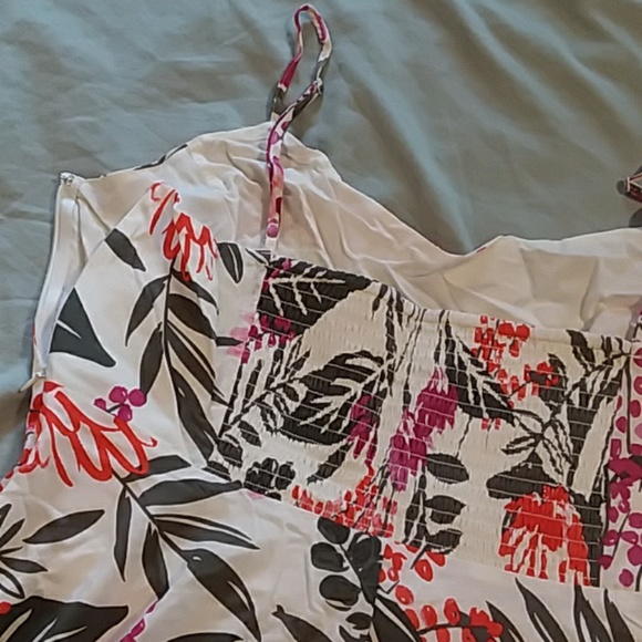 Old navy dress - Picture 3 of 5